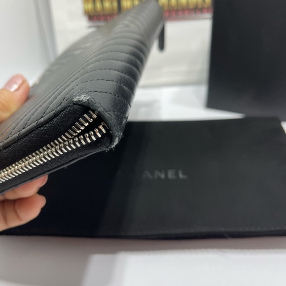 Chanel Zippy wallet in V stitches black lambskin wallet with auth card,box&dbag - Picture 6 of 12